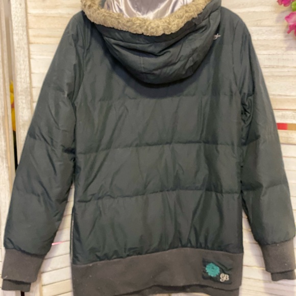 Women’s Oakley Gretchen Bleiler Snow Jacket - XS - Picture 10 of 11